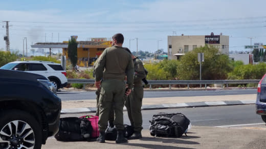 Elite fighters from the occupation army arrived shortly ago by taxi to Ashkelon, and are still waiting for a car to take