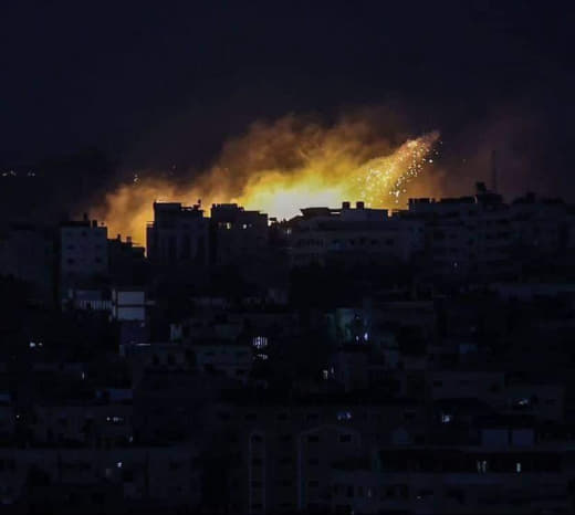 #Image | Scene of white phosphorus attacks in the Karama area