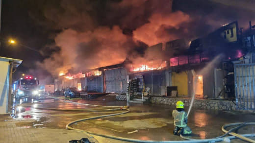 Continuing fires in settlements surrounding the Gaza Strip caused by resistance rockets in Gaza