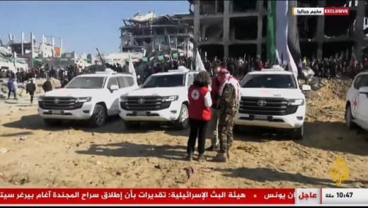 #Urgent Red Cross vehicles arrive at Jabalia camp in preparation for the exchange deal.