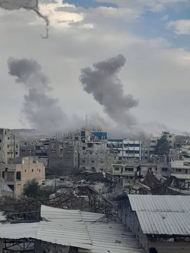 The occupation army carries out blowings up residential buildings east of Al-Tuffah neighbourhood