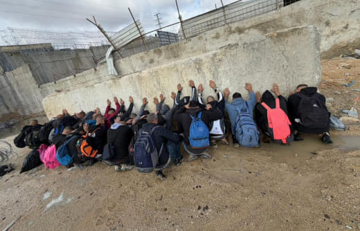 A large number of workers were arrested in Beit Hanina in Jerusalem. It should be noted that, according to Hebrew source