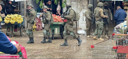 The eastern market in the city of Nablus, as part of the morning tour of the Israeli army in the city