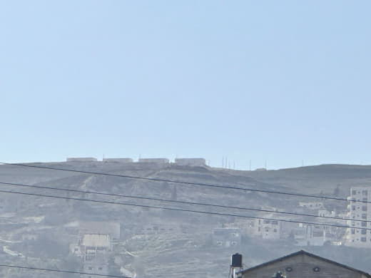وضع مزيد من الكرافانات للمستوطنين فوق جبال الفندقوميه الواقعه بين سيلة الظهر وبلده جبع بهدف فرض السيطره وتوسيع الاستيطان