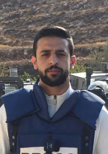 ❗️Israeli occupation forces have detained Palestinian journalist Yasser Jradat while he was covering events in the town 