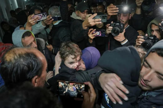 ⭕️ Israel-backed gang operating at Rafah Crossing as Palestinians blocked and escorted under arms The Israel-backed mili