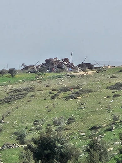 الجيش الإسرائيلي يهدم غرفة زراعية في قرية رابا جنوب مدينة جنين.