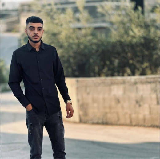 Local sources: The occupation forces arrest - the young man " Mu'tasim Al-Saadi " after storming his house in the town o
