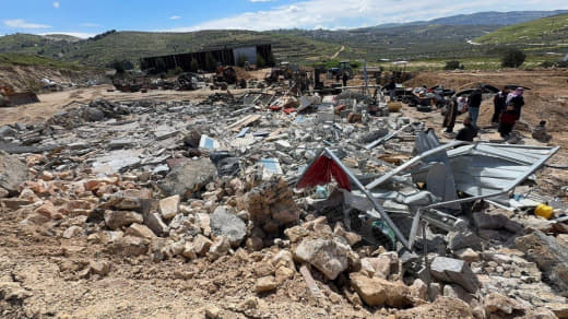 الجيش الإسرائيلي يهدم منشآت تجارية في بلدة الزاوية شارع جنين نابلس منذ الصبح تم إحصاء عدد من  نقاط الهدم اغلبها مصالح تج