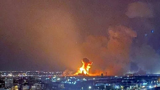 ضربات جوية أمريكية-إسرائيلية على مصنع الألومنيوم في أراك بإيران ومجمع فجر للبتروكيماويات في ماهشهر.