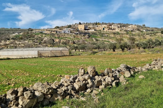 صورة يانون الفوقا من عام 2024 القرية تم تهجيرها نهائيًا في 28/12/2025 ضمن حملة التهجير في الضفة الغربية، تقع شرقي نابلس 