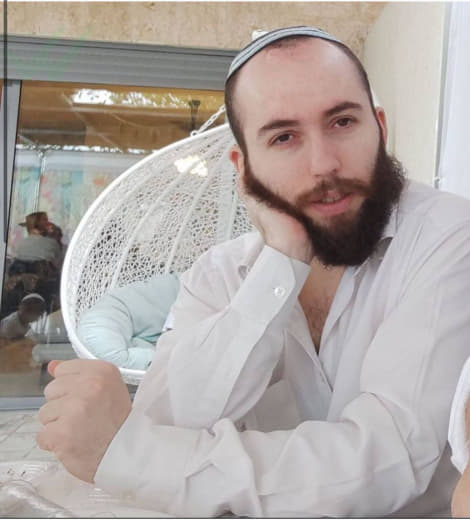 المشتبه بالاعتداء على الراهبة الفرنسية  تبيّن أنه يونا شرايبر، وتم ايقافه بشبهة تنفيذه الاعتداء الذي وقع يوم الثلاثاء ال