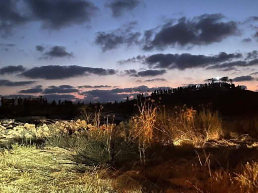This evening…. A thousand settlers at the Gaza border, opposite the Netzarim axis, perform prayers and demand the return