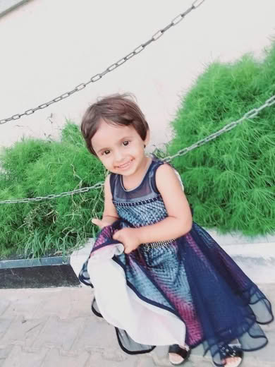 Hello, may God bless you There is a lost little girl, 4 years old Mawasi area, Khan Yunis, Al-Farra Street Her name is l