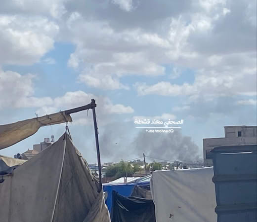 Fire broke out in citizens' homes in the Saudi neighborhood, west of Rafah.
