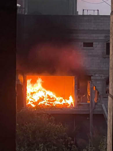 #Urgent A house belonging to the citizen Abu Moamen Shehadeh caught fire in Camp 5 in the Nuseirat camp, and there were 