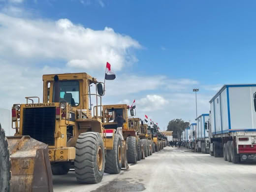 Egyptian media publishes photos of heavy equipment and mobile homes on their way to enter Gaza through the Rafah crossin