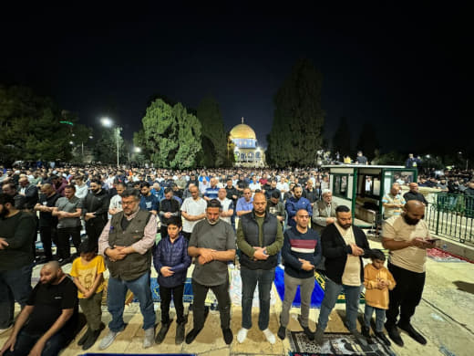 45 thousand worshipers today performed the Isha and Tarawih prayers in the blessed Al-Aqsa Mosque 🇵🇸