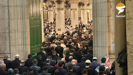Press coverage: “Photos from the Isha and Tarawih prayers in the blessed Al-Aqsa Mosque.” 🇵🇸
