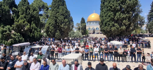 "30 thousand worshipers today performed Friday prayers in the courtyards of the blessed Al-Aqsa Mosque."