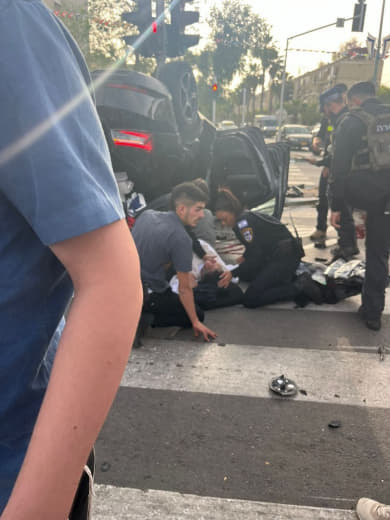 Urgent: Itamar Ben Gvir's car overturns after crossing a red traffic light 🥰😍😍
