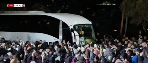 Despite the Zionist occupation's attempt to dampen their joy, a massive reception for the prisoners is now in Ramallah 🇵