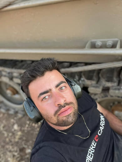 The terrorist Zionist soldier Ronen Portnoy committed suicide after shooting himself in the head inside a military base,