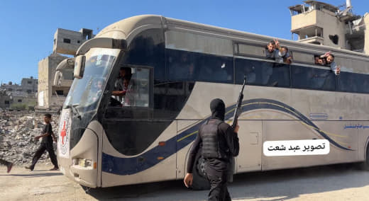 Photos| The moment the released Gazan prisoners arrive in the Strip