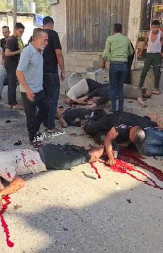 🚨Urgent |.. 7 martyrs and critically wounded in an Israeli drone strike on a group of citizens in front of the Ahmed Yas