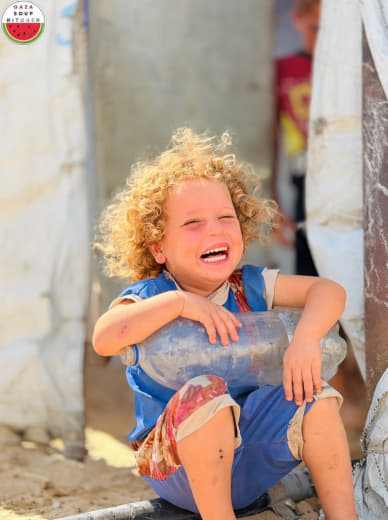 👤 gazasoupkitchen 📝 There’s something different about a child’s smile… a pure innocence that reminds us that sometimes t