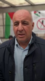 Dozens of relatives of prisoners, representatives of Palestinian factions and activists staged a sit-in on Tuesday outsi