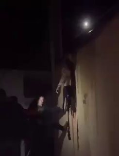 ⚠️ Imagem forte: É isso que está acontecendo agora em Rafah, sul de Gaza. Um banho de sangue. A solução final. O genocíd