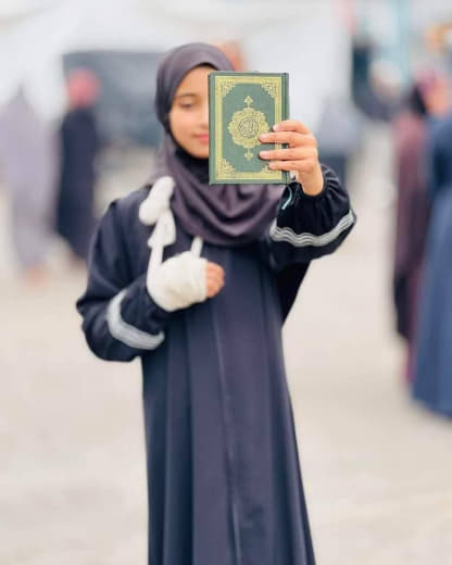 📷Student Maryam Muhammad Abu Anza from eastern Khan Yunis, the entire Holy Qur’an is memorized in shelter centers.
