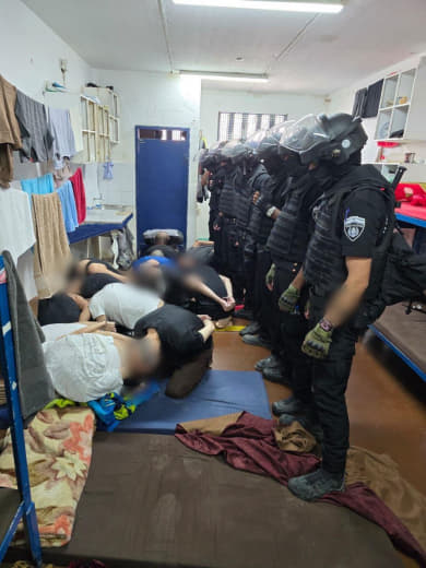 An exclusive photo from Nafha prison This is where the rooms are searched