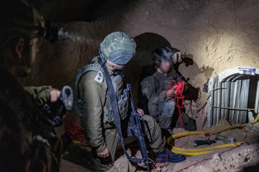 Hebrew newspaper Maariv: The Israeli army: The destruction of the tunnel through which Hamas members attempted to infilt