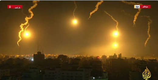 #BREAKING | Israeli jets fire flares at Gaza sky #Gaza