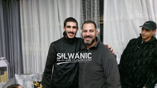 A few moments ago... The first moments of the reunion between the released #Jerusalemite youth Hassan Droush and his fat