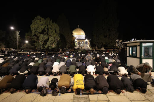 Thousands of worshipers perform Taraweeh prayers at Al Aqsa mosque despite the Israeli restrictions.