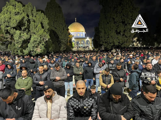 According to the Islamic Waqf in Jerusalem, 20,000 worshippers performed the evening and Taraweeh prayers at Al-Aqsa Mos