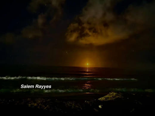 BREAKING| Israel's military drops flares over the sea off the shores of Rafah.