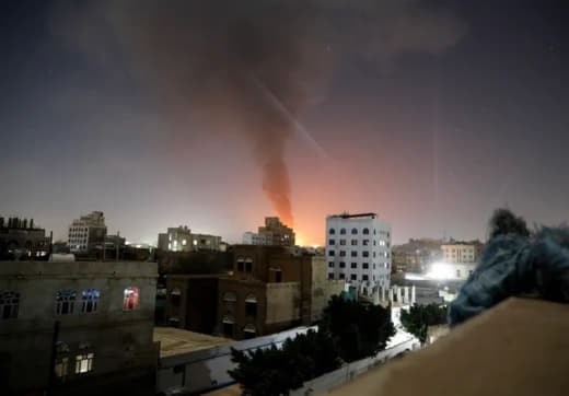 Breaking | The US-UK coalition is now attacking Al-Salif District in Al-Hodeidah, Yemen.