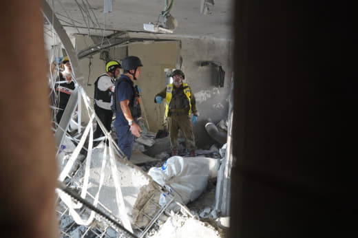 ⚡️ Occupation rescue teams continue working in buildings that were struck by Iranian missiles and severely destroyed, ki