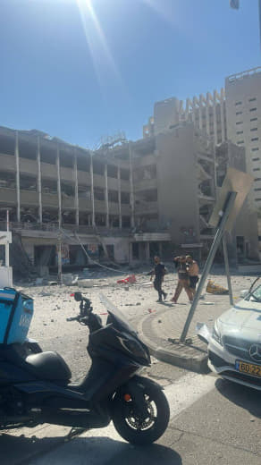 ⚡️ Direct hit on a school in "Greater Tel Aviv" due to Iranian bombardment.