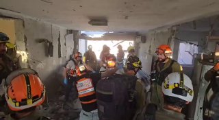 ⚡️ Search continues for settlers trapped under rubble from targeted building in Beersheba, southern occupied Palestine