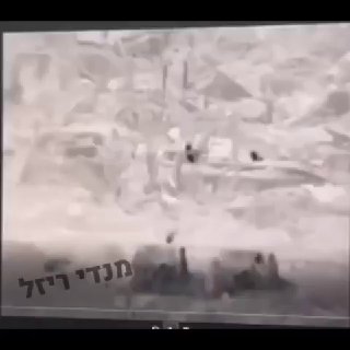 ⚡️ Israeli media: The moment of evacuating the dead and wounded from the Beit Hanoun ambush yesterday in the Gaza Strip.