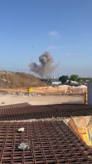 ⚡️ The moment of the fall and explosion of an Iranian missile in the "Hatzor HaGlilit" settlement in northern occupied P